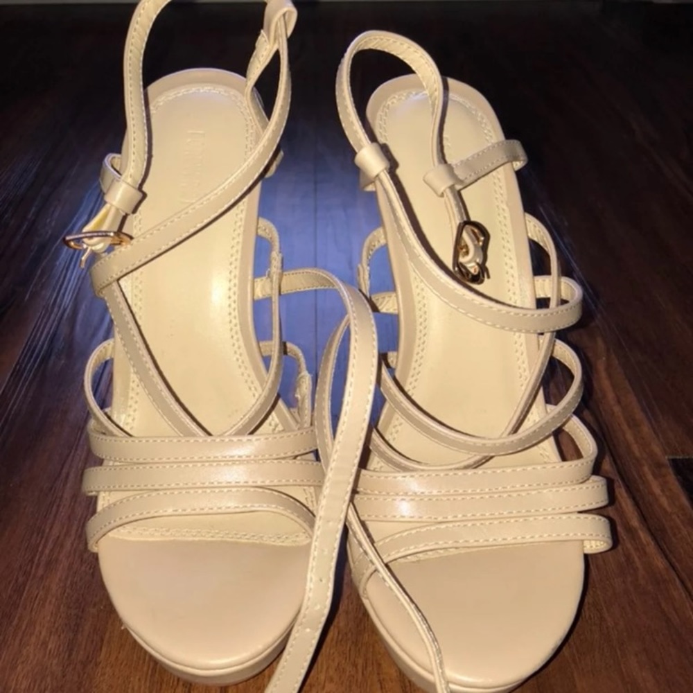 🆕 Forever 21 Nude Heels